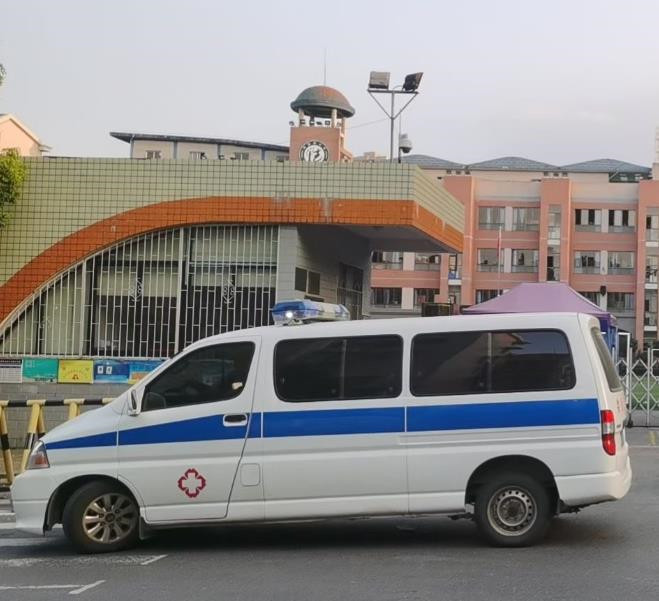 秦淮救护车出租护送骨折病人一公里多少钱